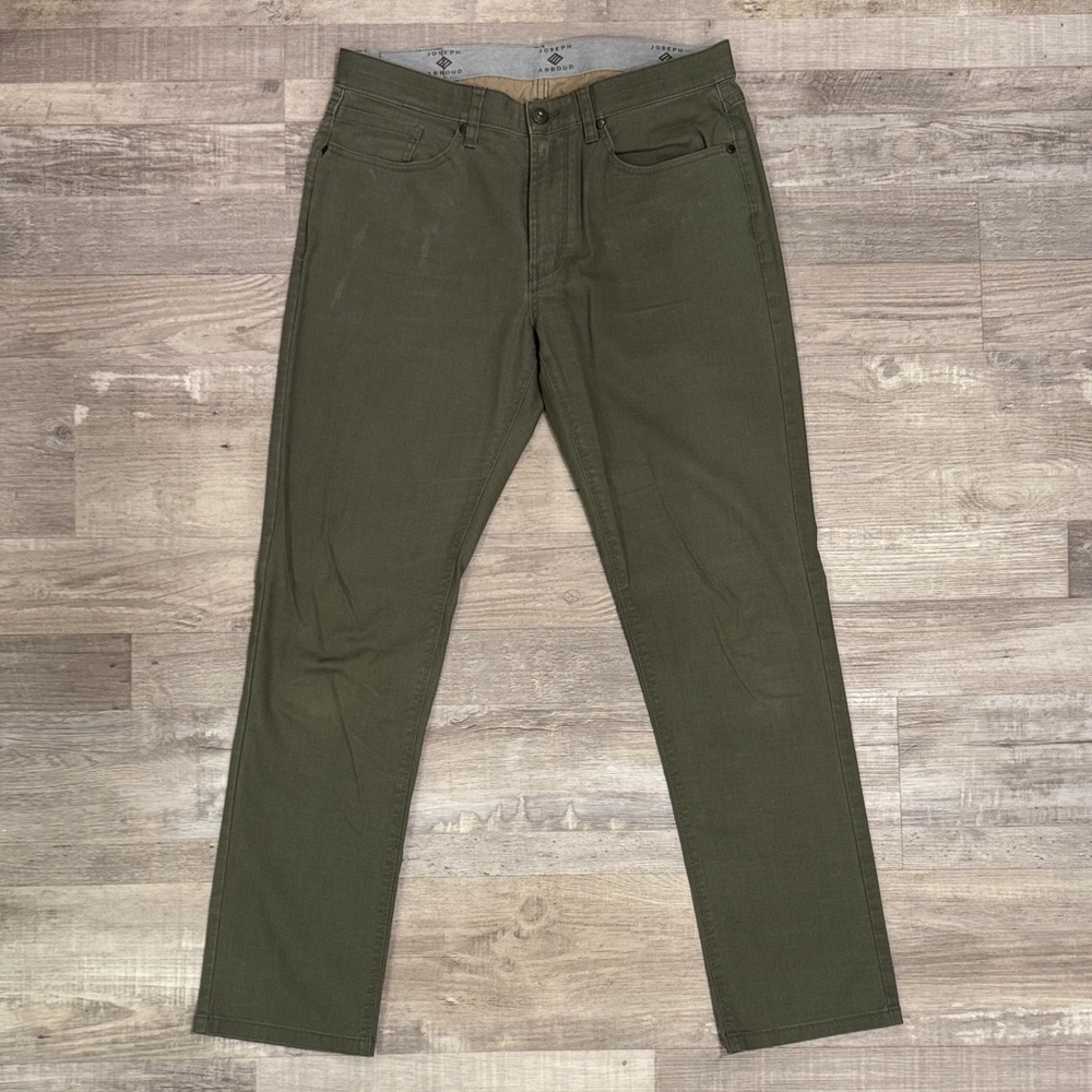 Joseph Abboud Men's Slim Chinos in Olive